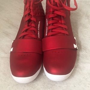 Brand new under armour basketball shoes! Size 15.